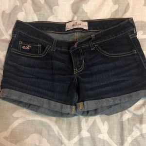 New Hollister shorts size 3!
